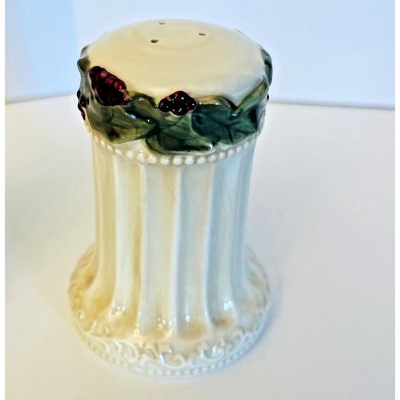 Amacan Porcelain Salt & Pepper Shaker Set Piller Holly & Berries Design NWOT - Picture 15 of 16